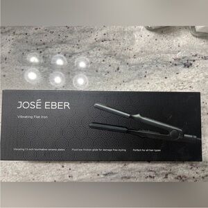 Black Vibrating Flat Iron